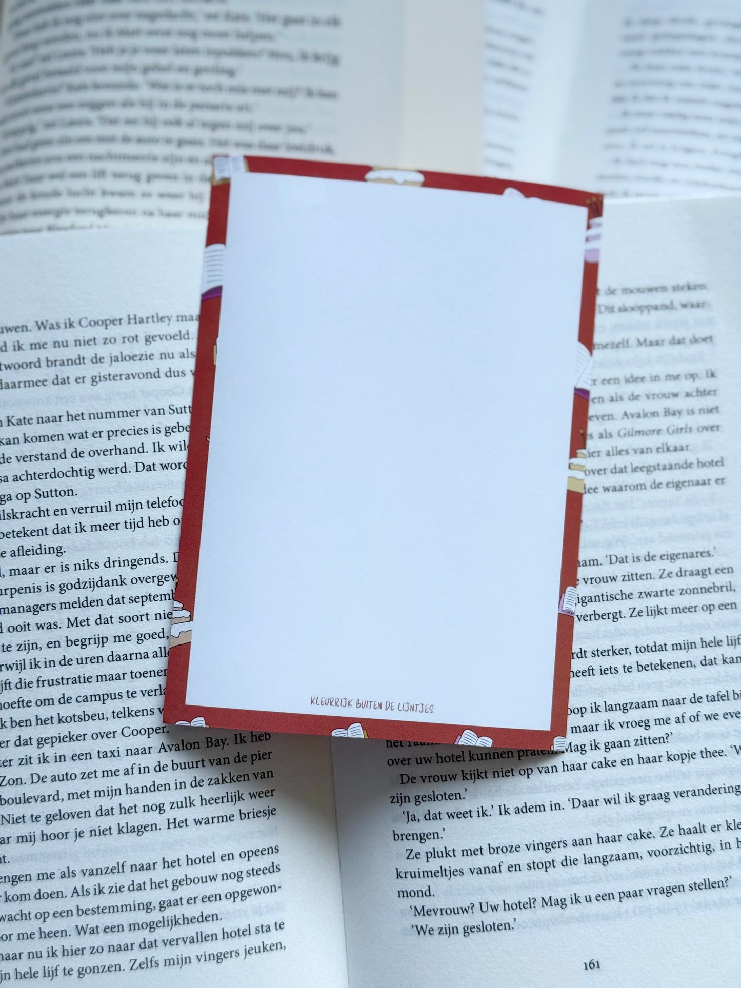 Kaart - hope you have a bookish birthday terracotta