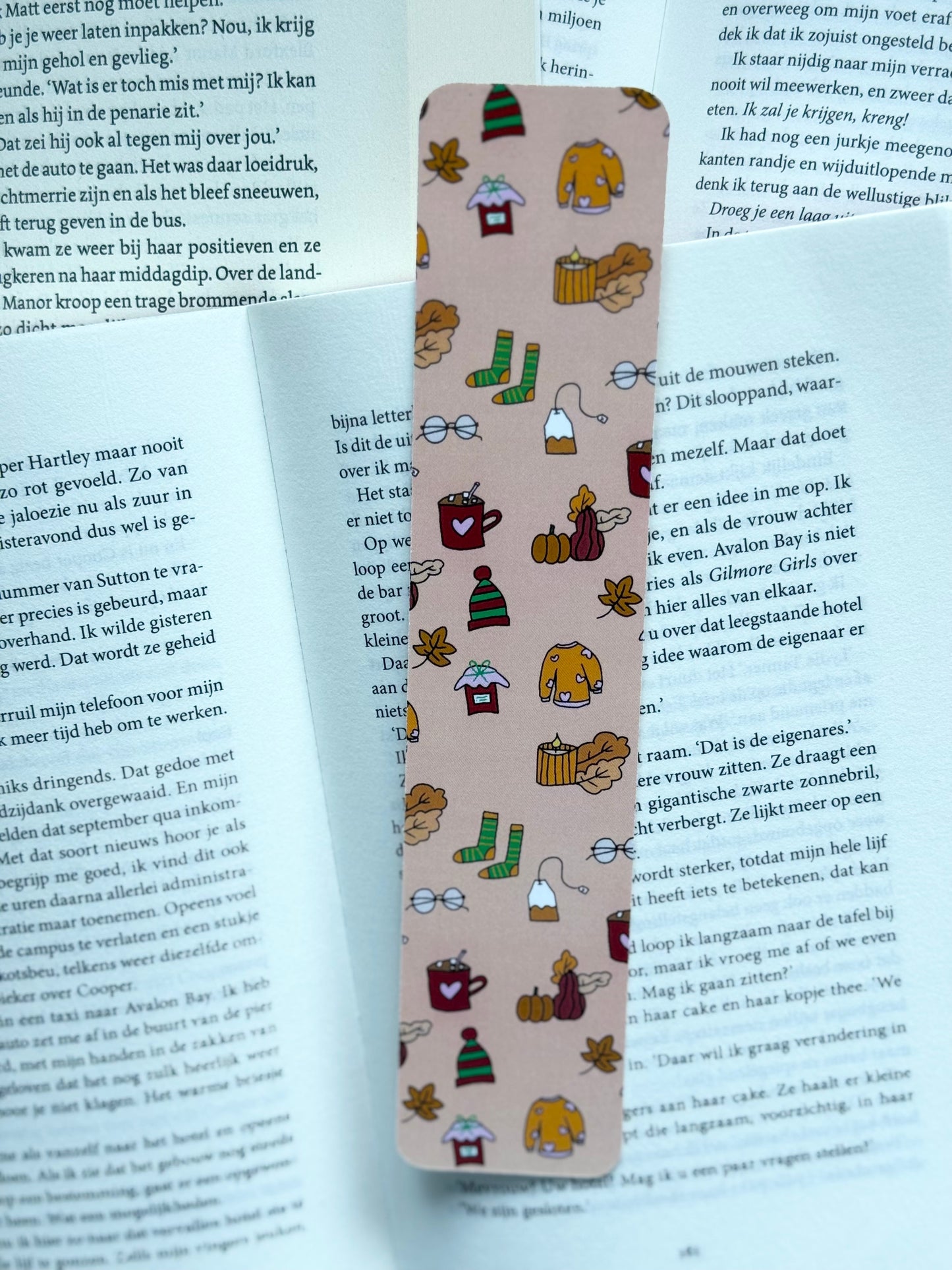 Bookmark - books are calling