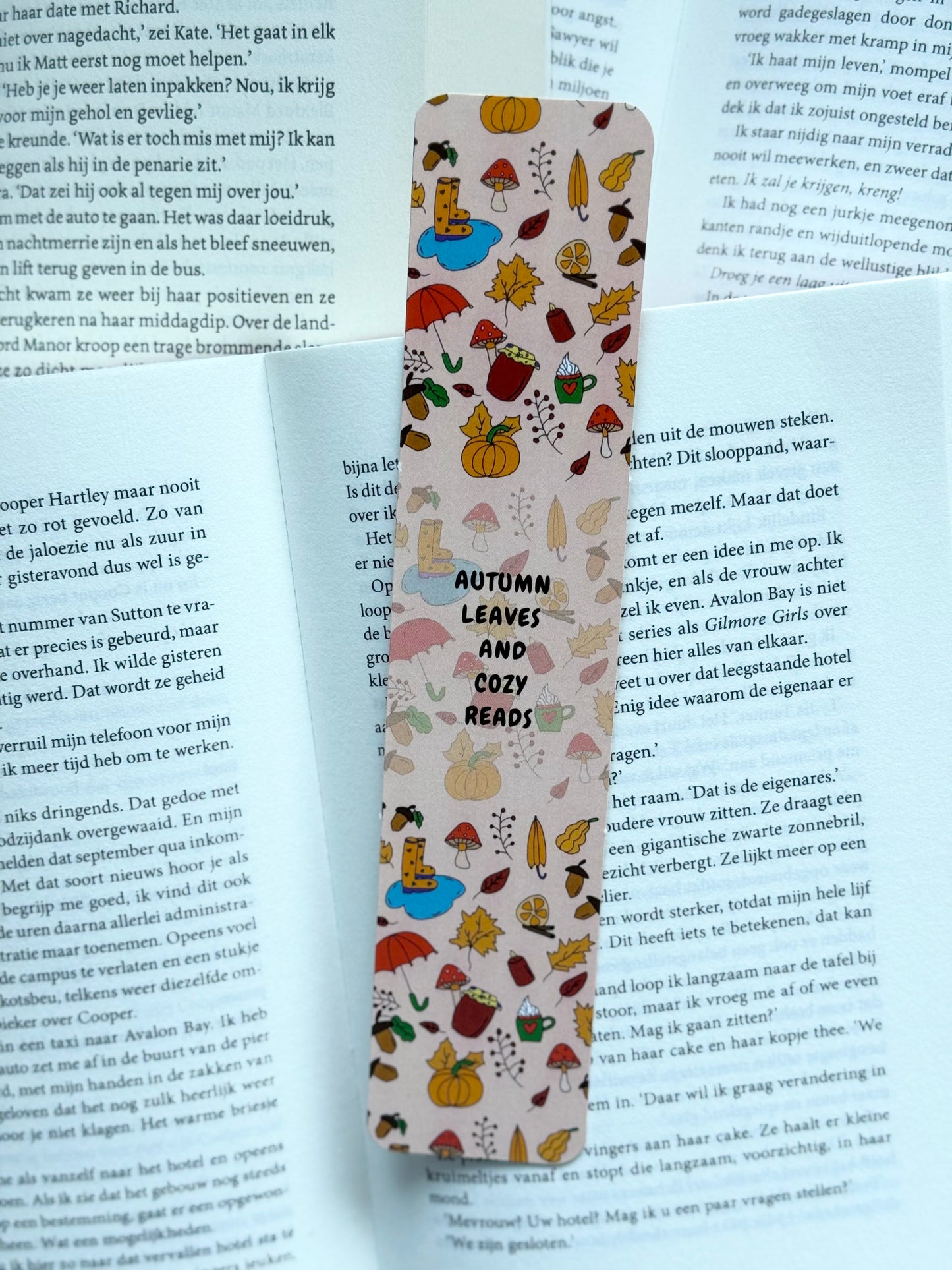 Bookmark - Autumn leaves and cozy reads