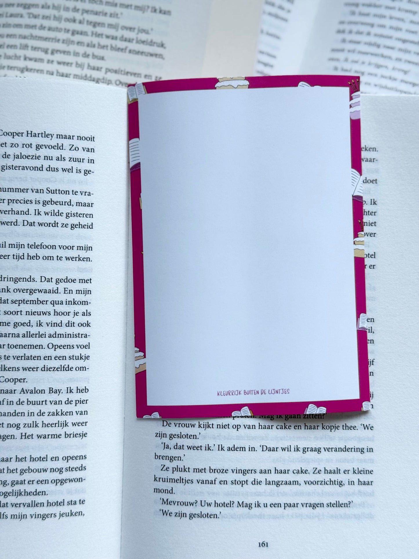 Kaart - hope you have a bookish birthday roze